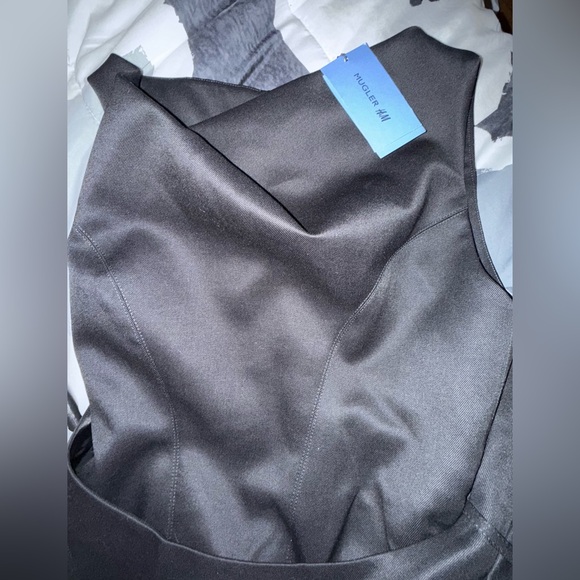 BNWT H&M Mugler wool draped dress size L - Picture 4 of 8